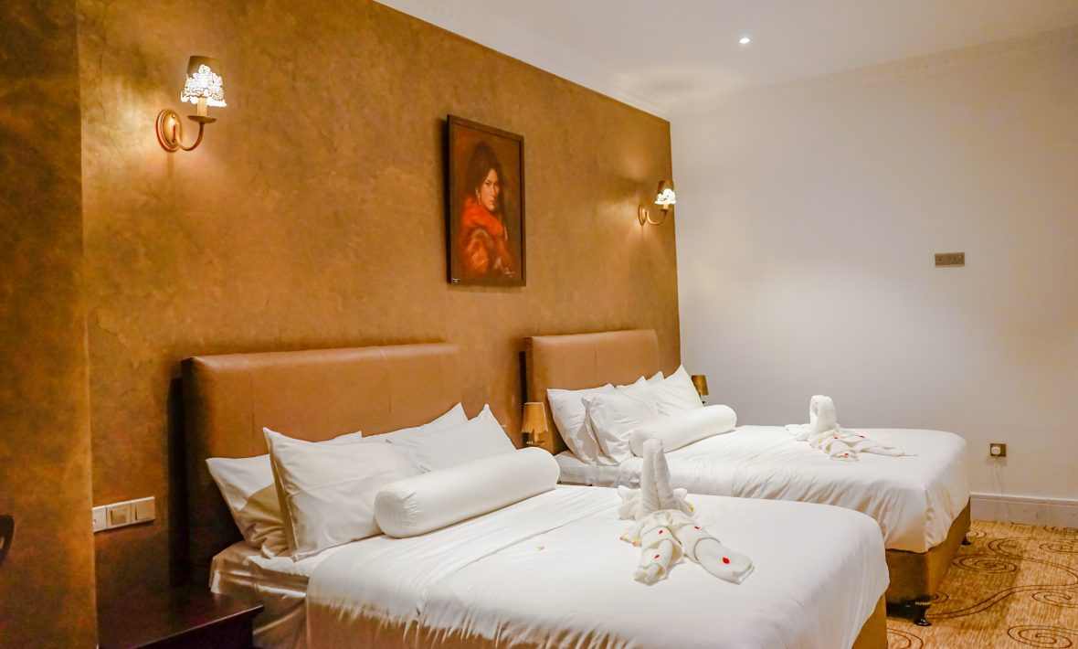 Suite with Mountain View